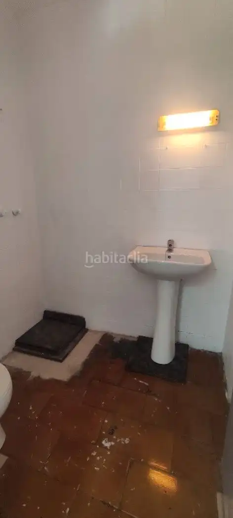 Local comercial en venda a Carrer Riu Montsant 10, imagen 4