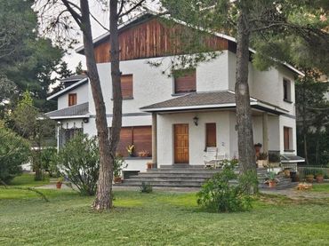 Casa con piscina en venta en Plandenas 7