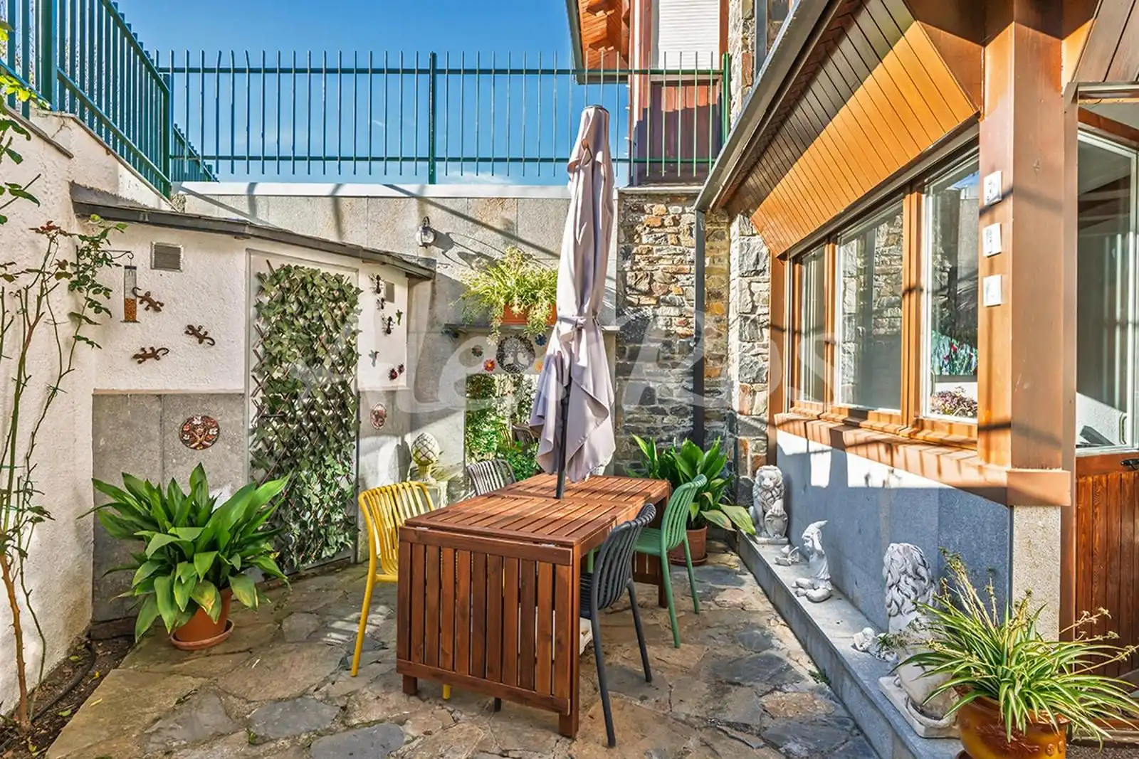 Terrassa de Casa o xalet en venda en Fontanals de Cerdanya amb Terrassa, Traster i Moblat