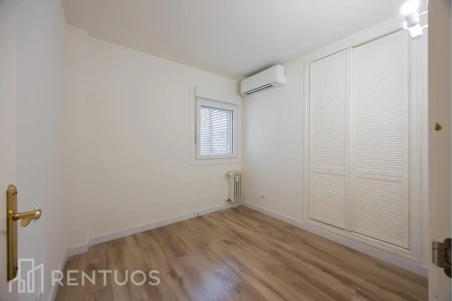 Wohnung zur Miete in Calle del Poeta Esteban de Villegas, Jerónimos