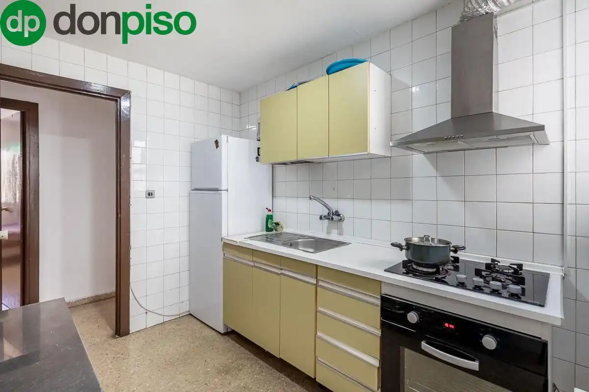 Kitchen of Flat for sale in Granada  with Heating and Balcony