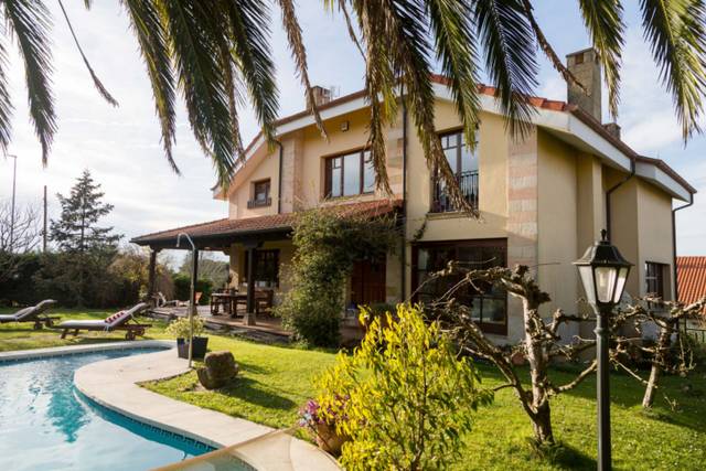 Casa-chalet en Venta en Boo