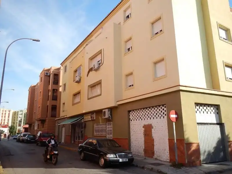 Vista exterior de Piso en venta en La Línea de la Concepción
