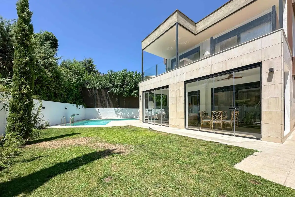 Terrace of Houses for rent in La Moraleja  with Air Conditioner, Heating and Private garden