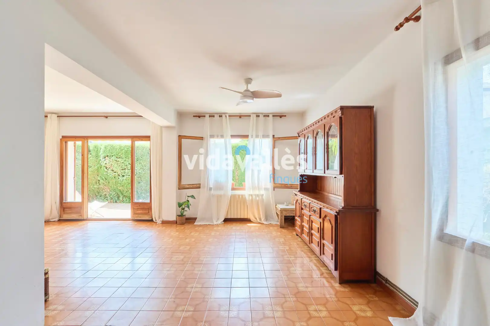 Sala d'estar de Casa o xalet en venda en Cardedeu amb Calefacció, Jardí privat i Terrassa