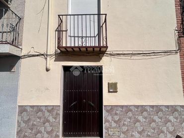 Casa amb balcó en venda a C. Juan Martín