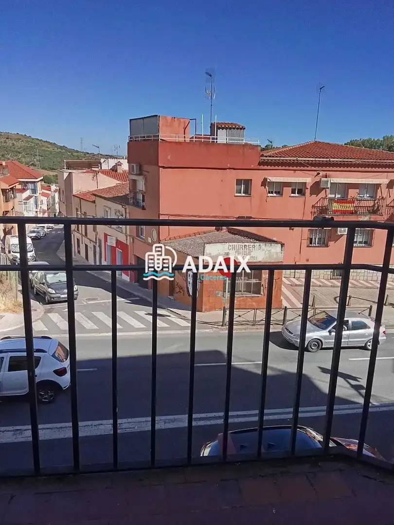 Vista exterior de Piso en venta en Cáceres con Aire acondicionado, Calefacción y Terraza