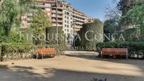 Exterior view of Apartment for sale in  Barcelona Capital  with Air Conditioner, Heating and Furnished