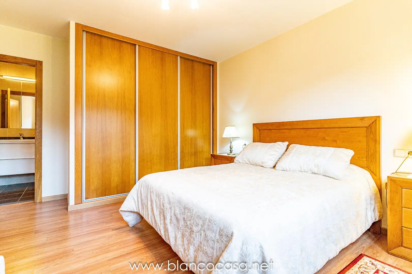 Habitación de Casa o chalet en venta en Carballo con Calefacción, Trastero y Amueblado