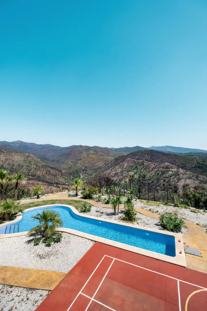 Piscina de Finca rústica en venta en Estepona con Aire acondicionado, Terraza y Trastero