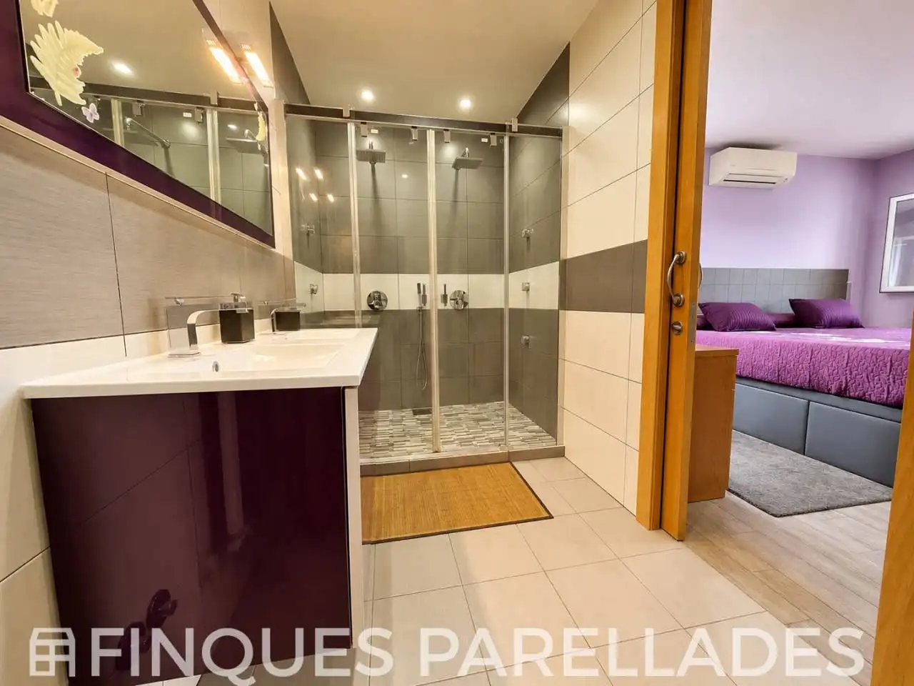 Bathroom of Houses for sale in Canyelles  with Air Conditioner, Heating and Private garden