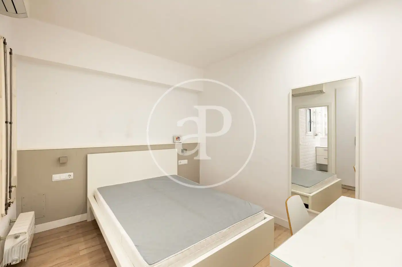 Habitación de Piso en venta en Barcelona con Aire acondicionado y Calefacción
