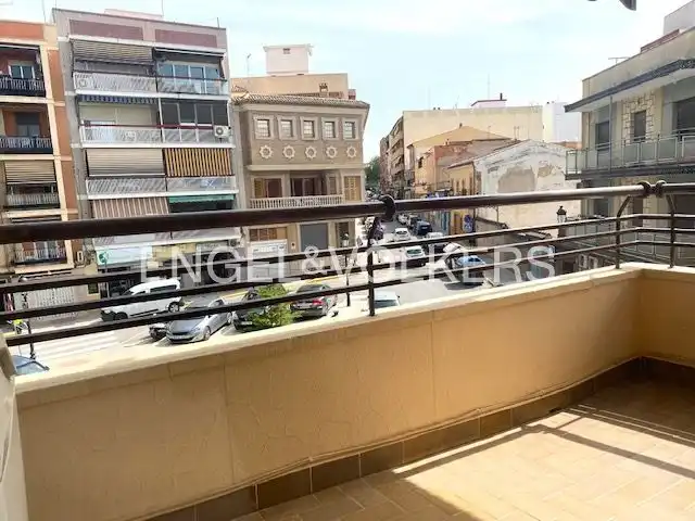 Exterior view of Flat for rent in Paterna  with Air Conditioner, Heating and Storage room