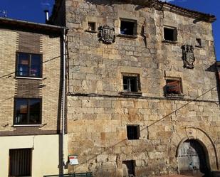 Vista exterior de Finca rústica en venda en Castil de Peones amb Traster