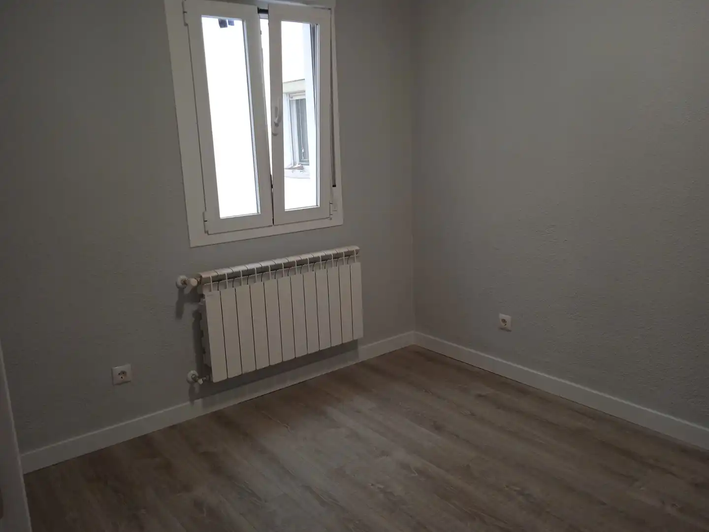 Schlafzimmer von Wohnung zur Miete in Madrid mit Klimaanlage, Heizung und Parkett