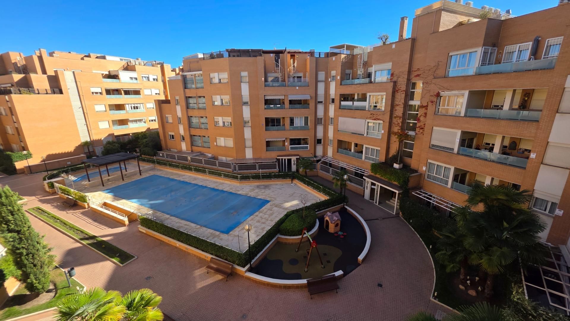 Exterior view of Flat for sale in La Moraleja  with Air Conditioner, Heating and Private garden