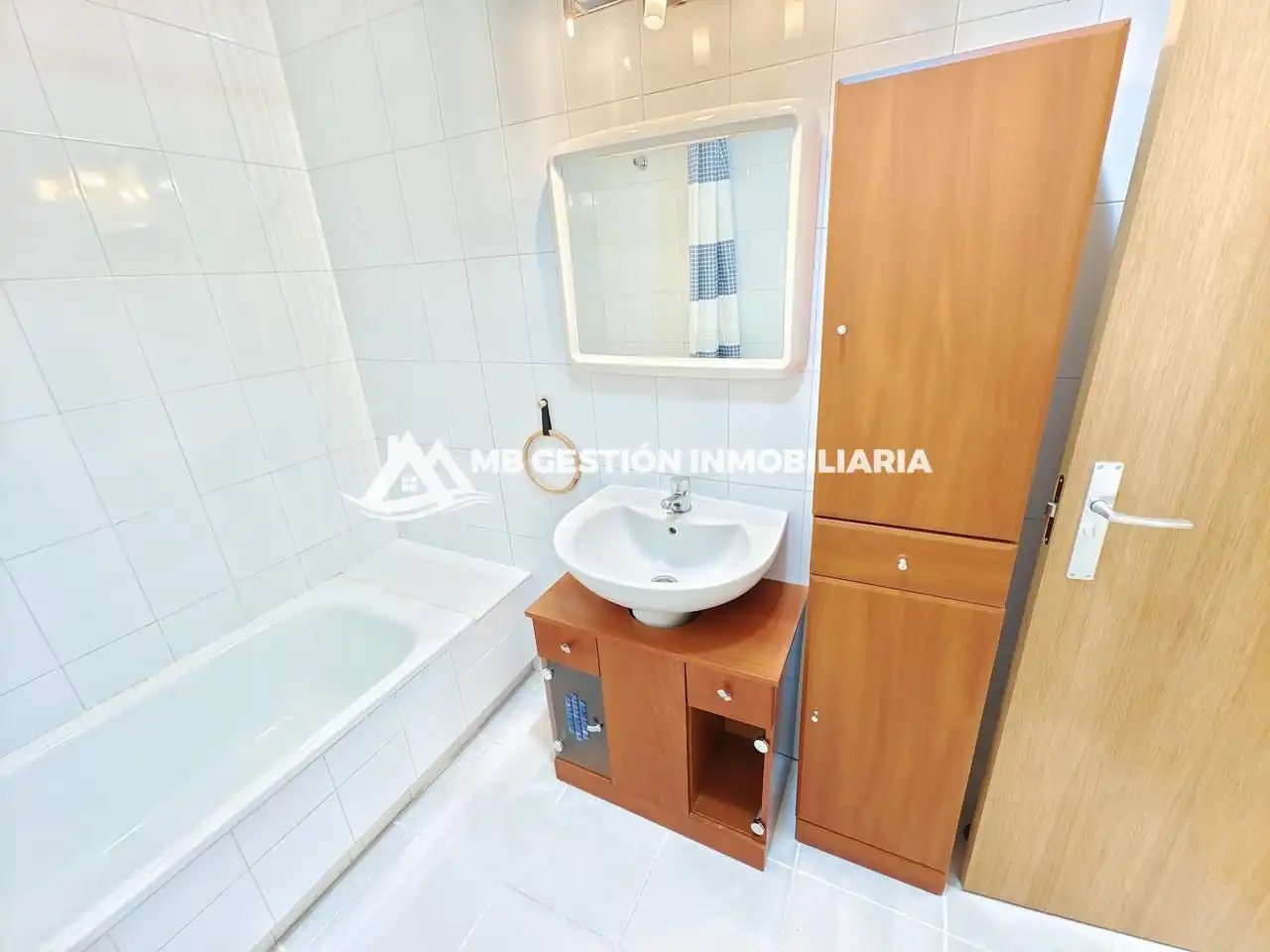 Baño de Planta baja en venta en Fuenlabrada con Calefacción, Trastero y Piscina