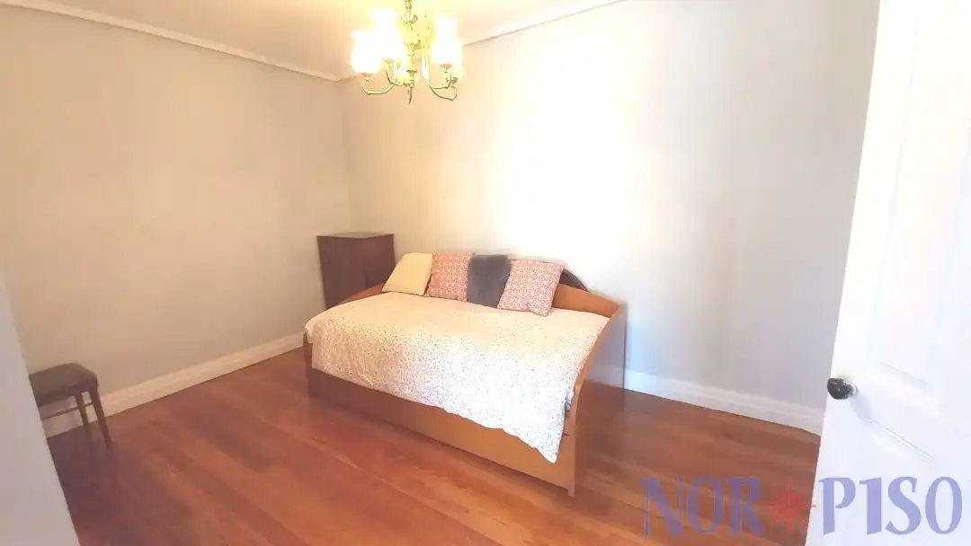 Bedroom of Flat for rent in Bilbao   with Heating, Furnished and Balcony