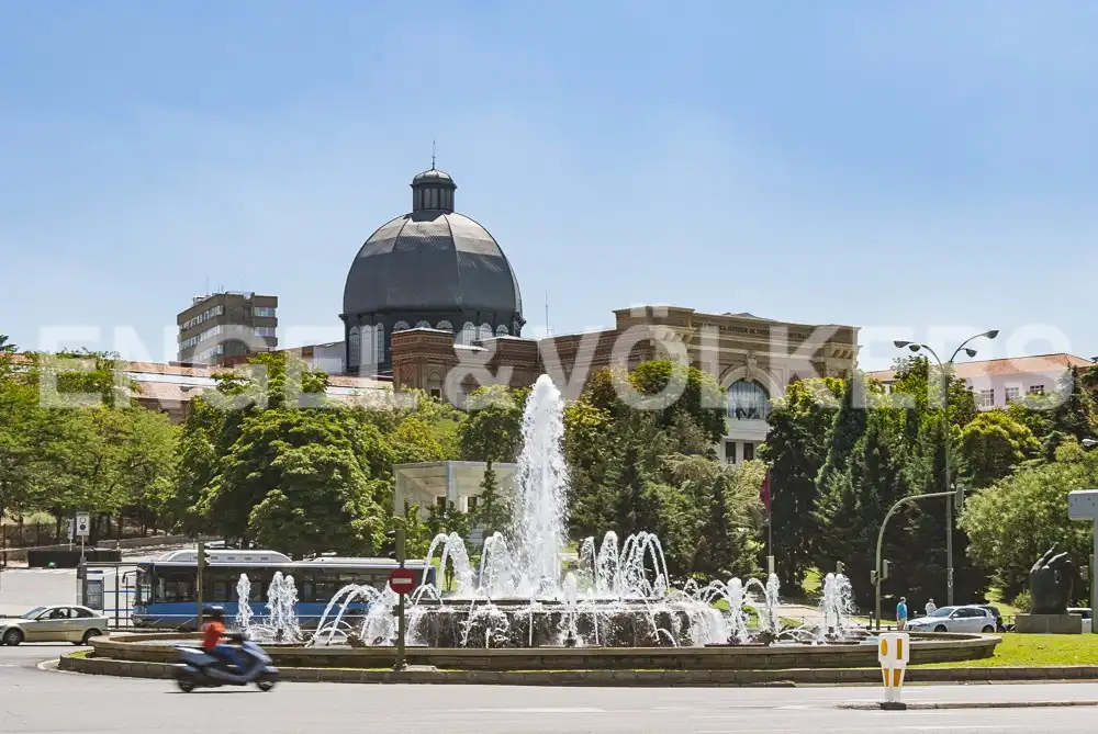 Außenansicht von Dachboden zum Verkauf in Madrid mit Klimaanlage, Heizung und Terrasse