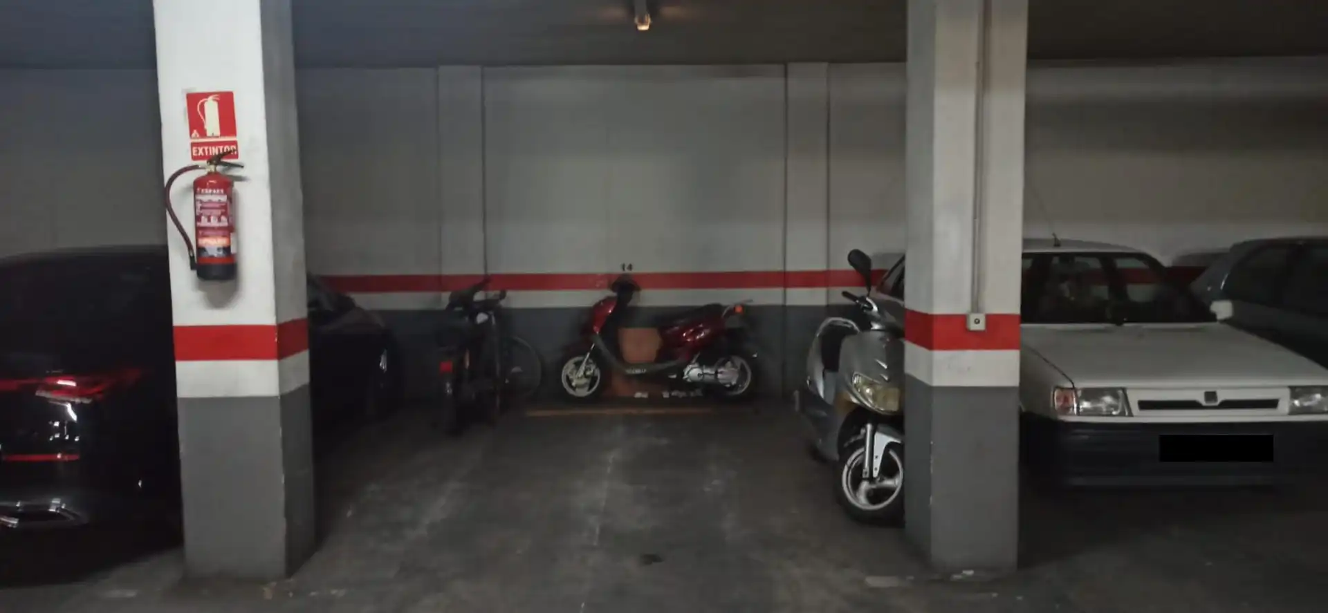 Parkplatz von Garage zum Verkauf in Manises