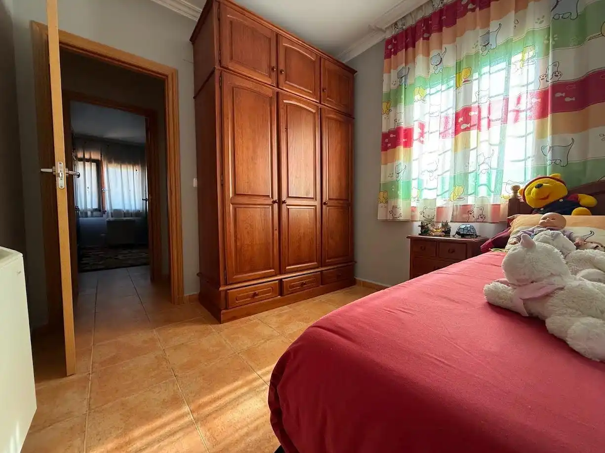 Dormitori de Casa o xalet en venda en Chiva amb Aire condicionat, Calefacció i Jardí privat