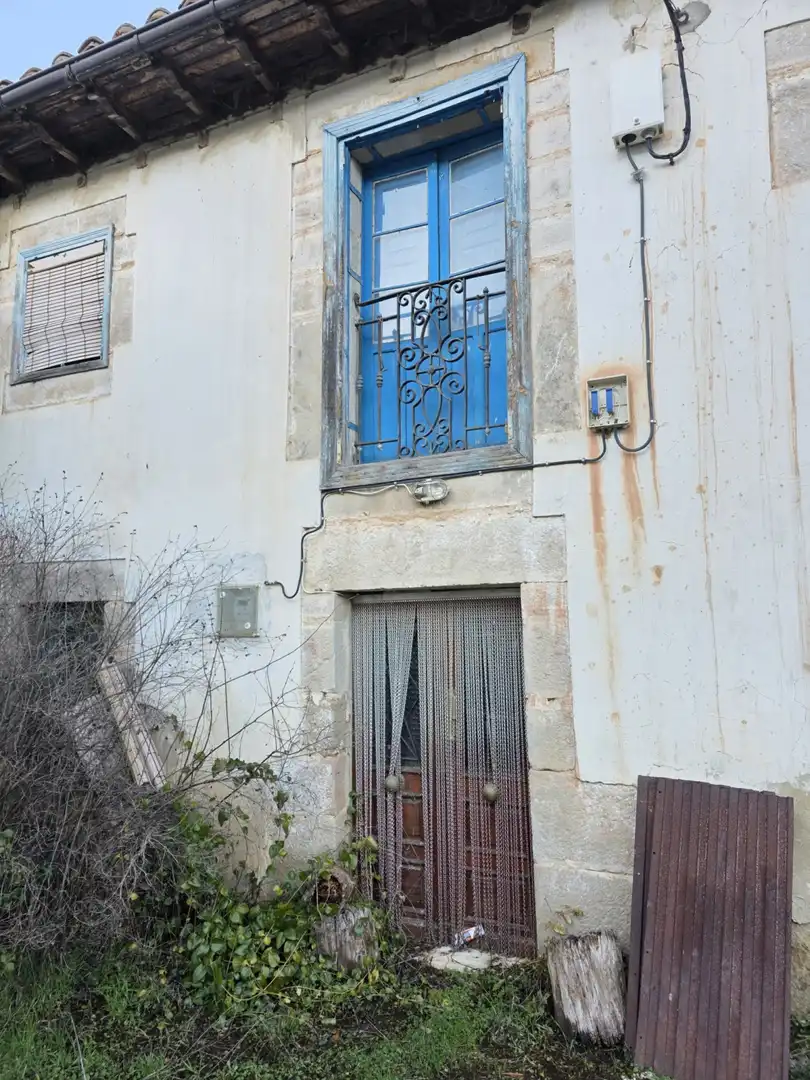 Vista exterior de Casa o xalet en venda en Aguilar de Campoo amb Traster