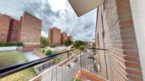 Exterior view of Flat for sale in  Madrid Capital  with Terrace and Balcony