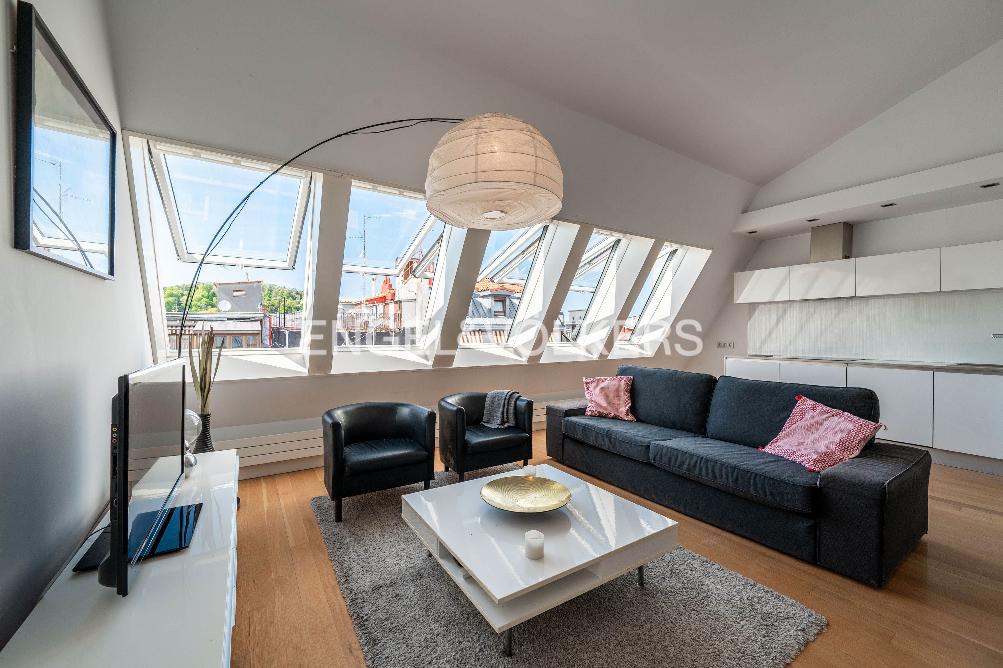 Living room of Attic for sale in Donostia - San Sebastián   with Air Conditioner and Heating