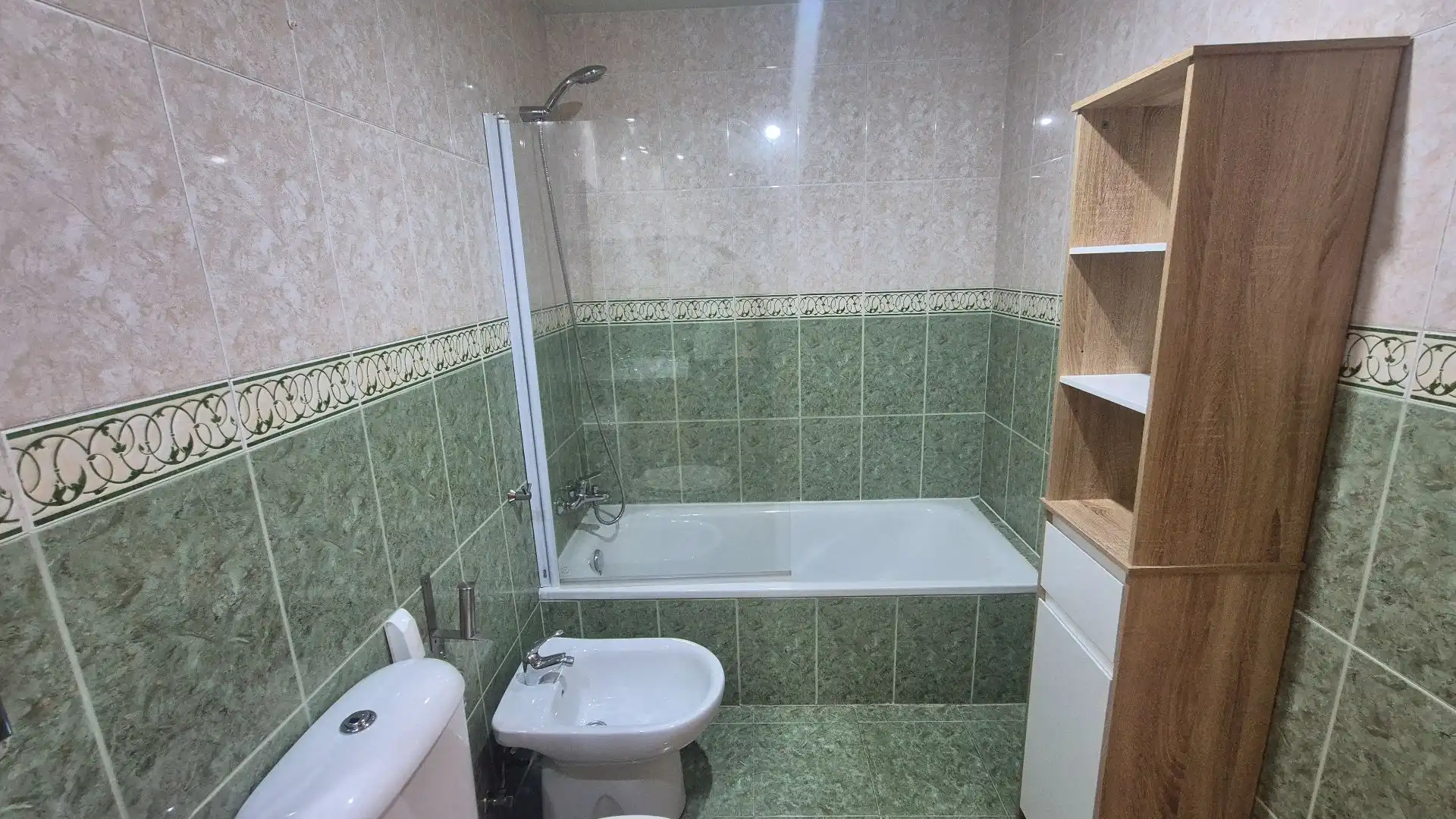 Bathroom of Flat for sale in Cistérniga  with Heating, Storage room and Furnished