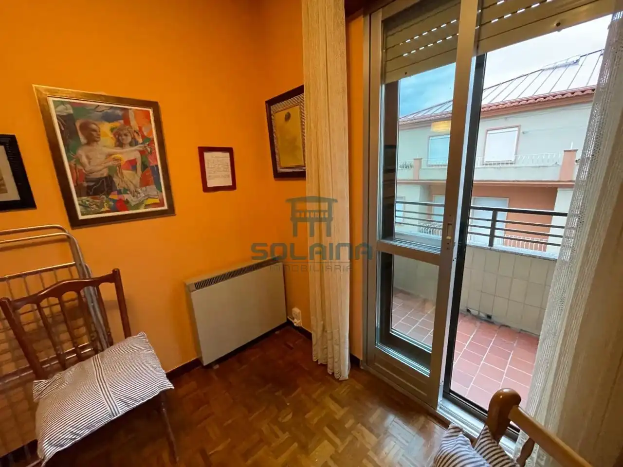 Habitación de Piso en venta en Ourense Capital  con Calefacción, Parquet y Balcón