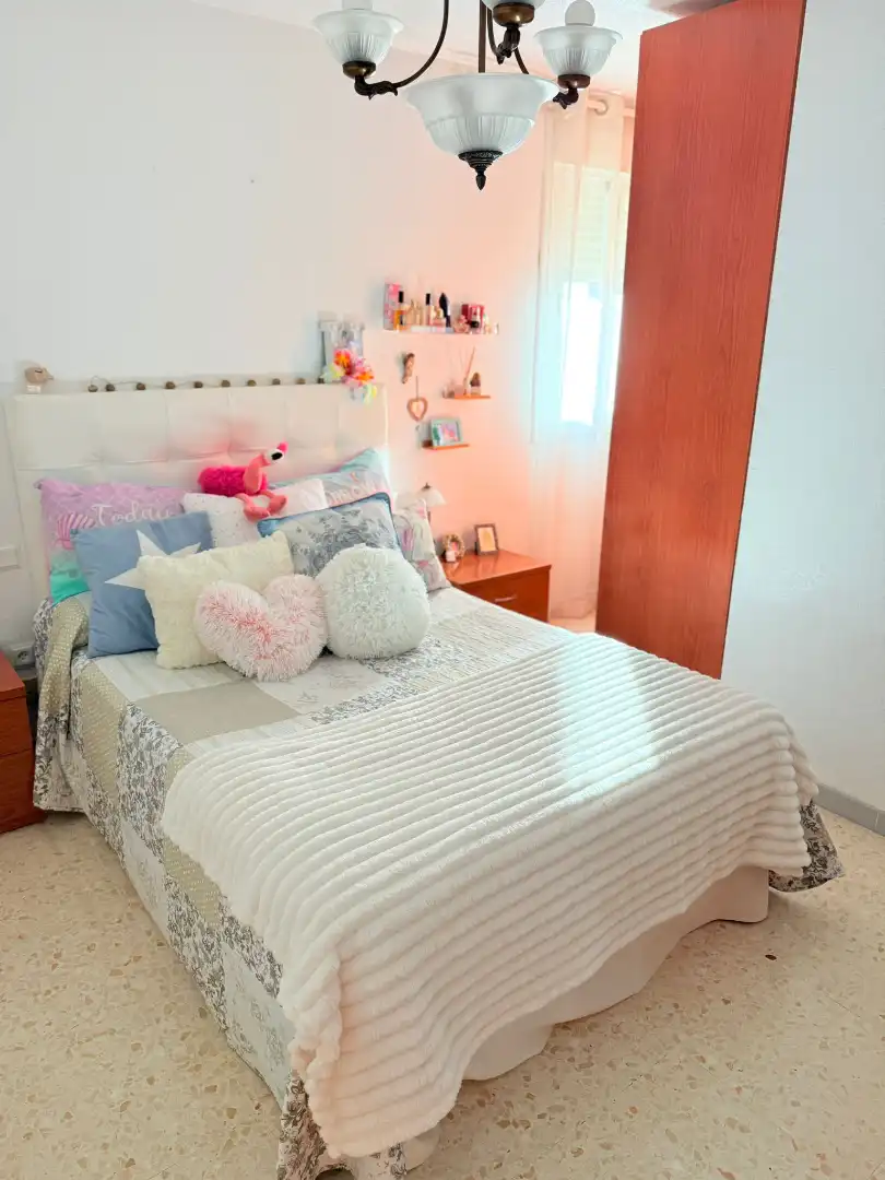 Bedroom of Flat for sale in Sevilla  with Air Conditioner, Terrace and Furnished