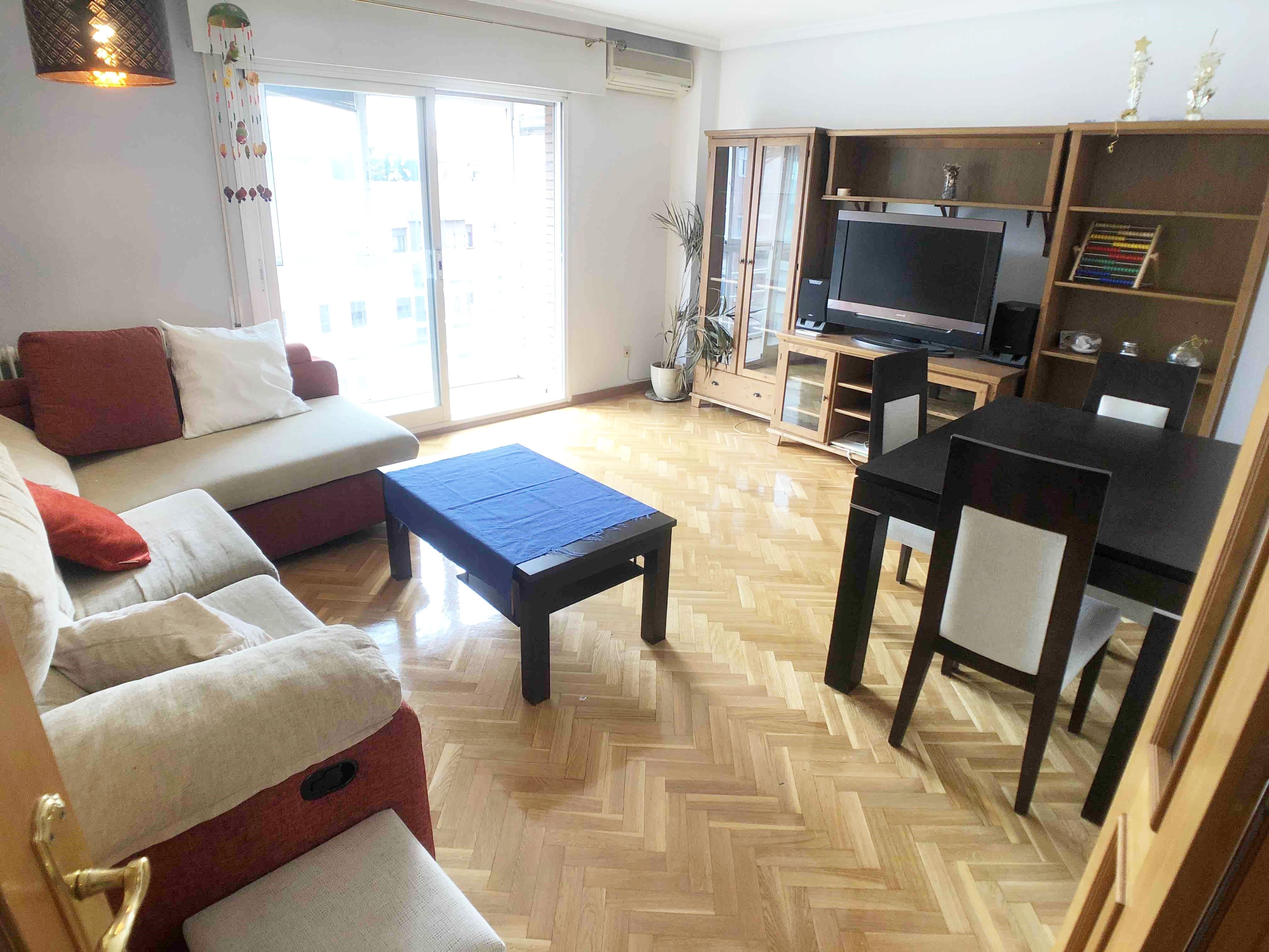 Flat to rent in Calle de la Vía, Opañel
