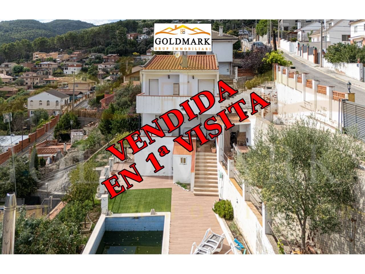 Vista exterior de Casa o xalet en venda en Corbera de Llobregat amb Aire condicionat, Calefacció i Jardí privat