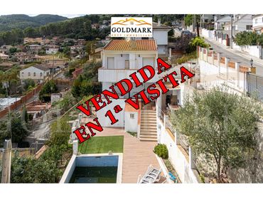 Casa con piscina in vendita a Calle Illa 46
