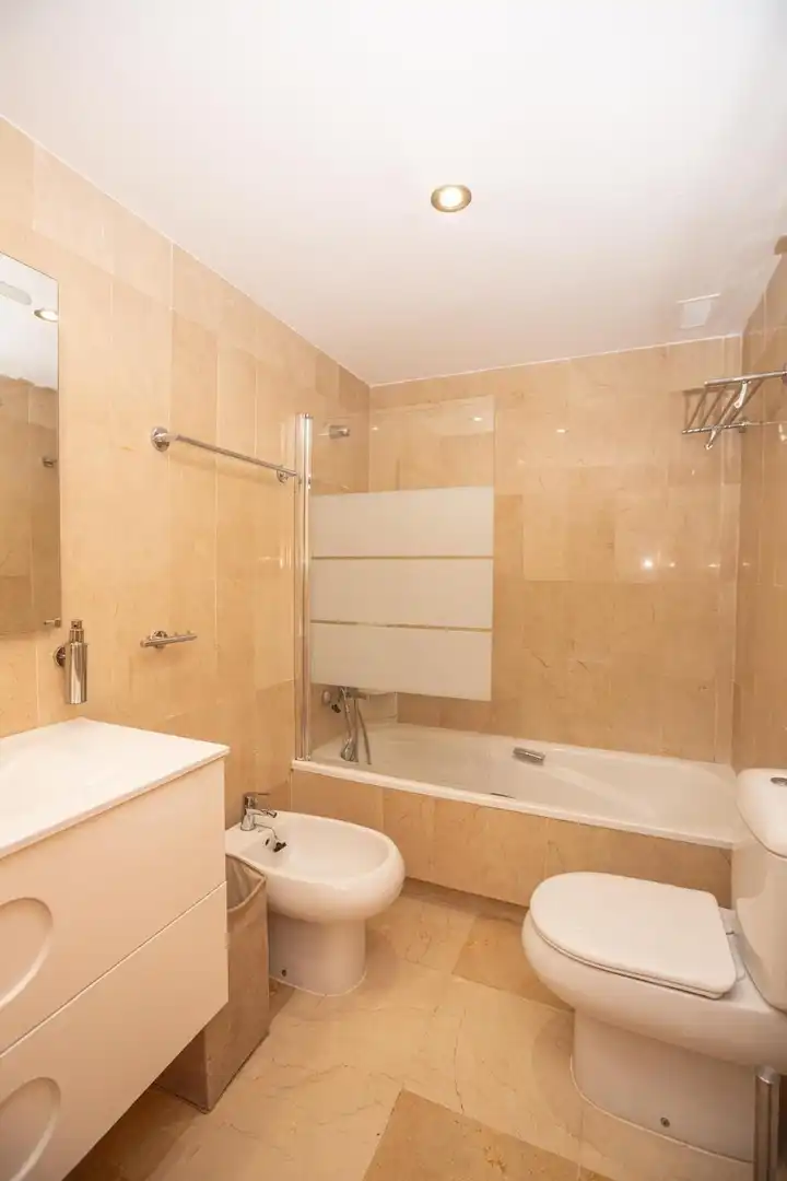 Baño de Piso en venta en Marbella con Aire acondicionado, Terraza y Trastero