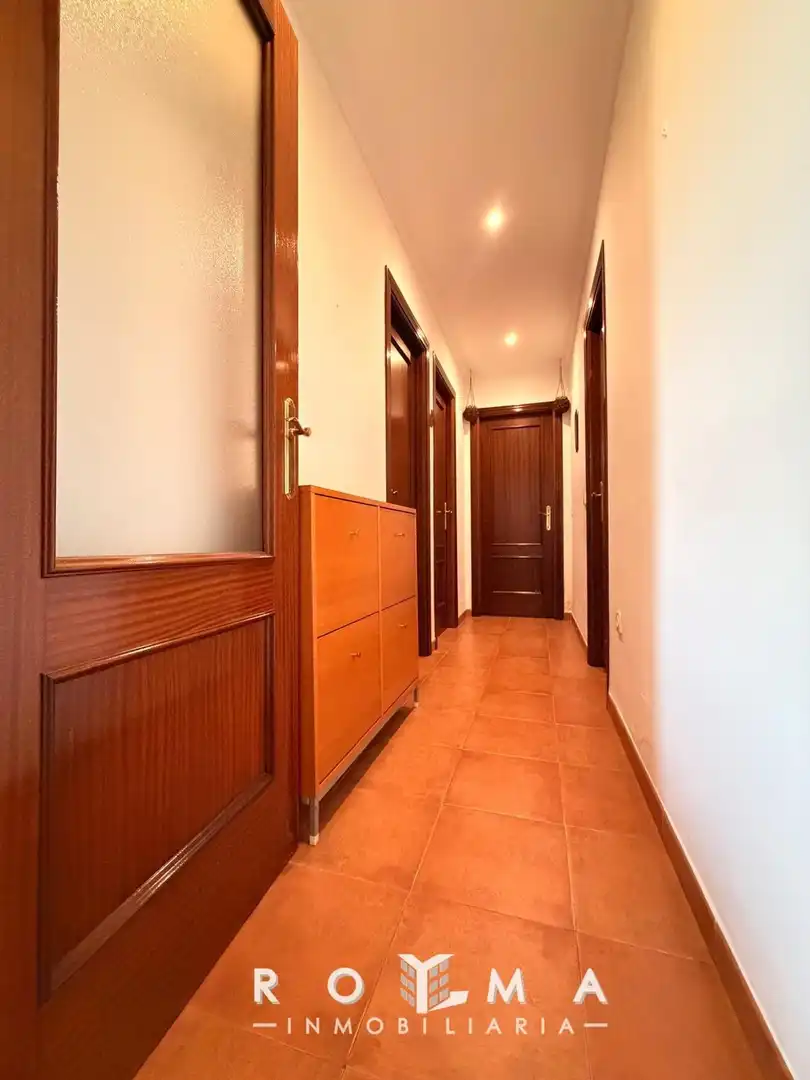 Piso de alquiler en Dos Hermanas con Aire acondicionado, Calefacción y Jardín privado