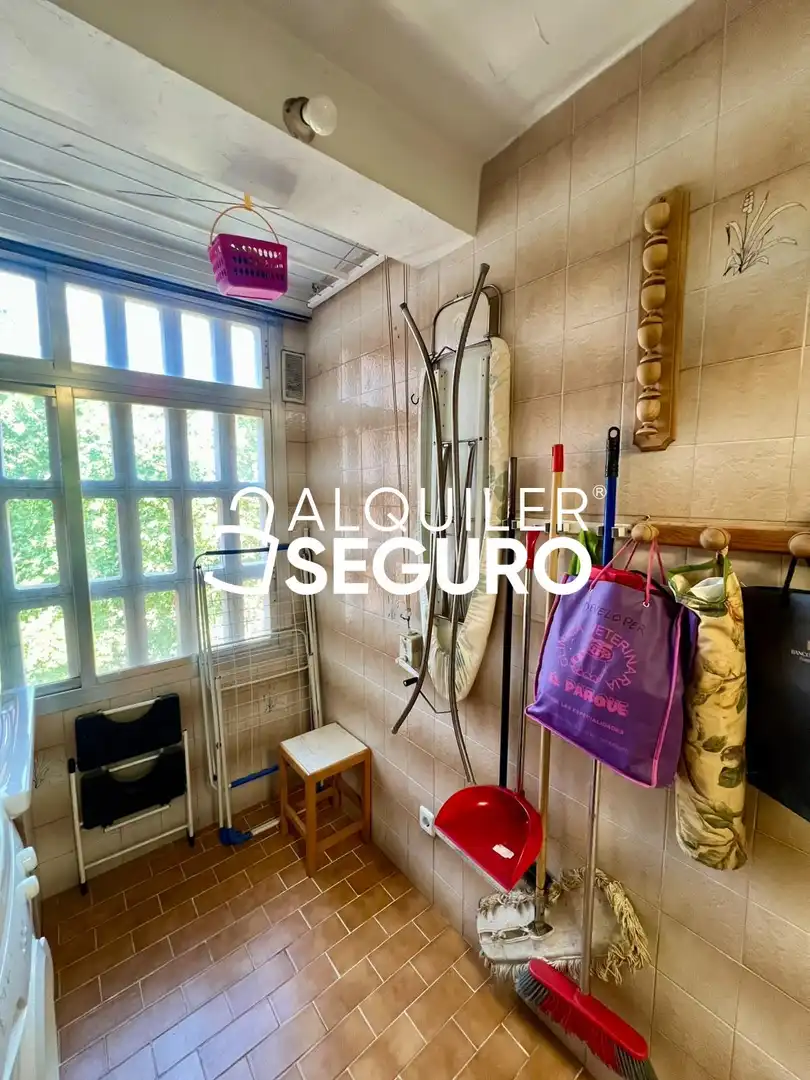 Schlafzimmer von Wohnung zur Miete in Madrid mit Heizung und Möbliert