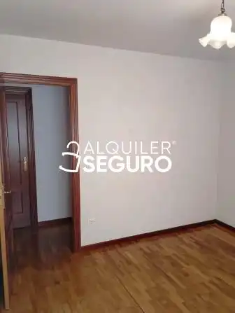 Bedroom of Flat for rent in Valladolid  with Heating, Terrace and Swimming Pool