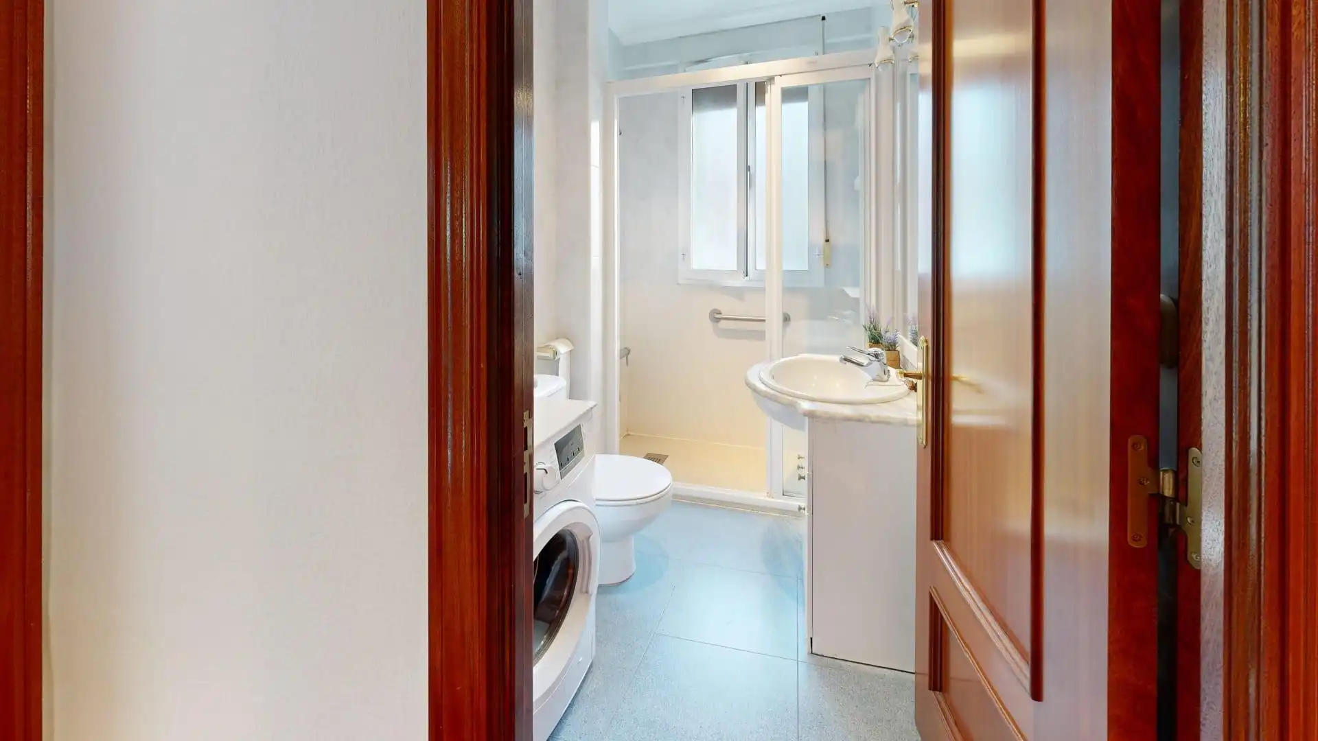 Badezimmer von Wohnung zur Miete in Donostia - San Sebastián 