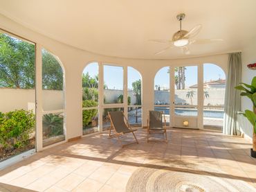 Chalet con piscina en venta en Orihuela Costa