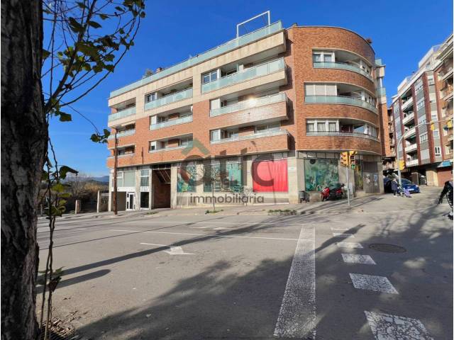 Local comercial en Alquiler en Avenida Tudela en Plaça Catalunya
