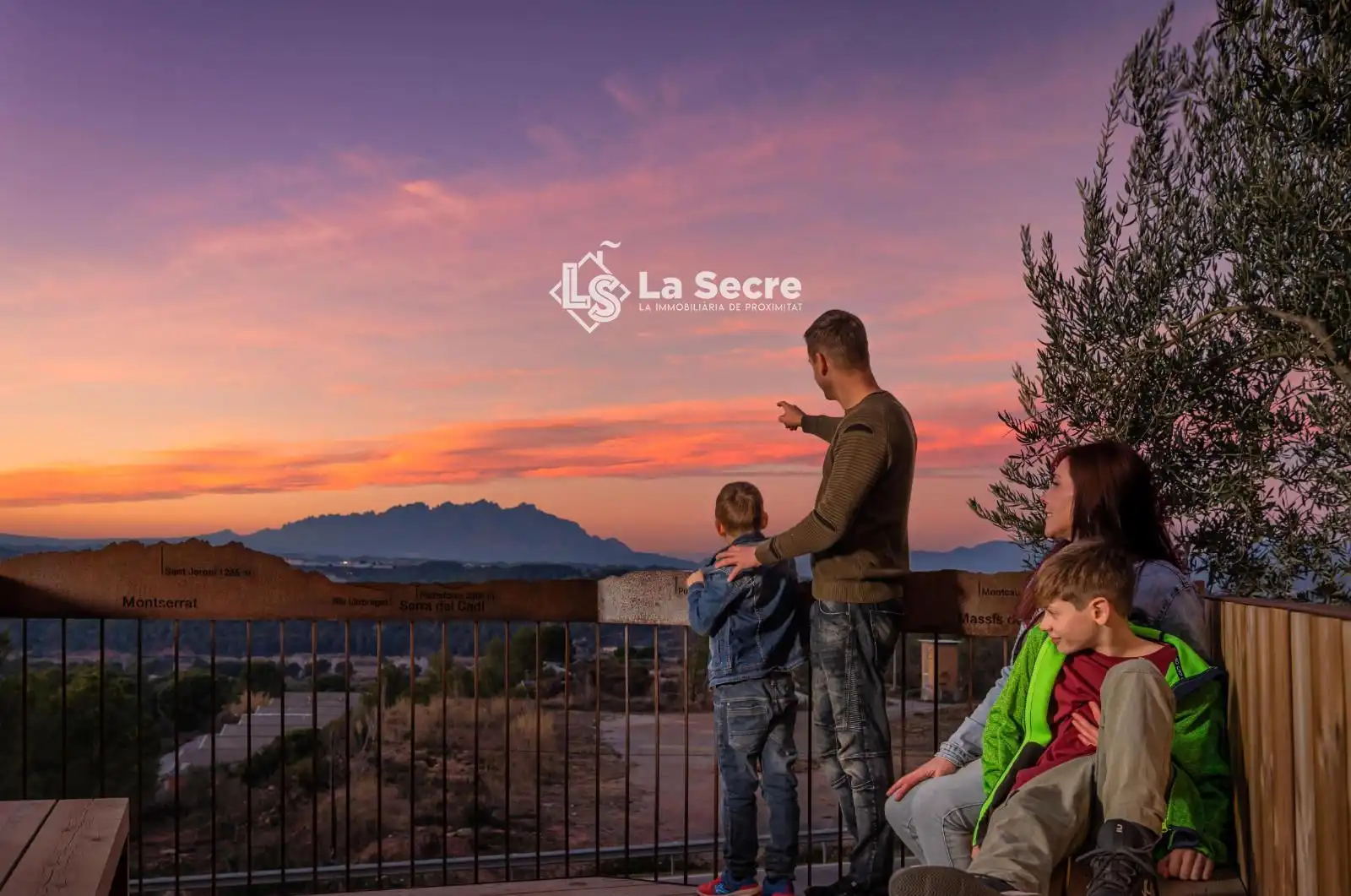 Vista exterior de Dúplex en venda en Castellví de Rosanes amb Aire condicionat, Calefacció i Terrassa