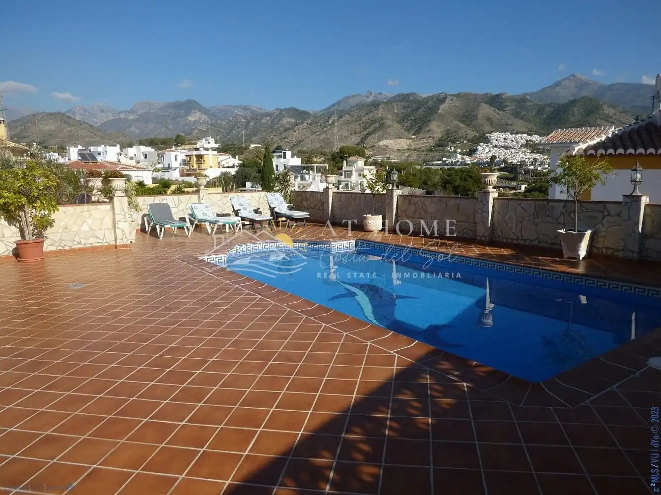 Piscina de Casa o chalet en venta en Nerja con Aire acondicionado, Calefacción y Jardín privado