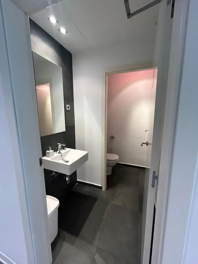 Badezimmer von Büro zur Miete in Sant Adrià de Besòs mit Klimaanlage, Heizung und Terrasse