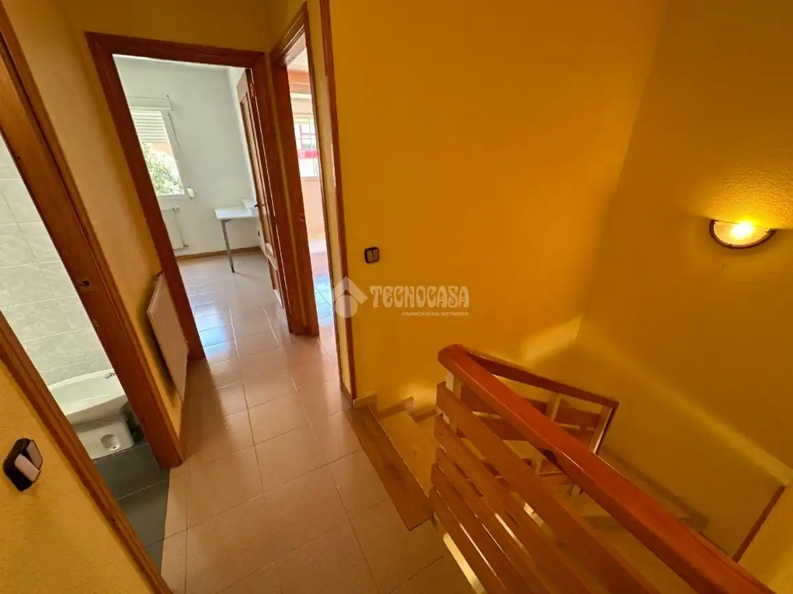 Casa aparellada en venda a Marchamalo, imagen 19