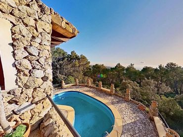 Casa rústica amb piscina en venda a Puigpunyent