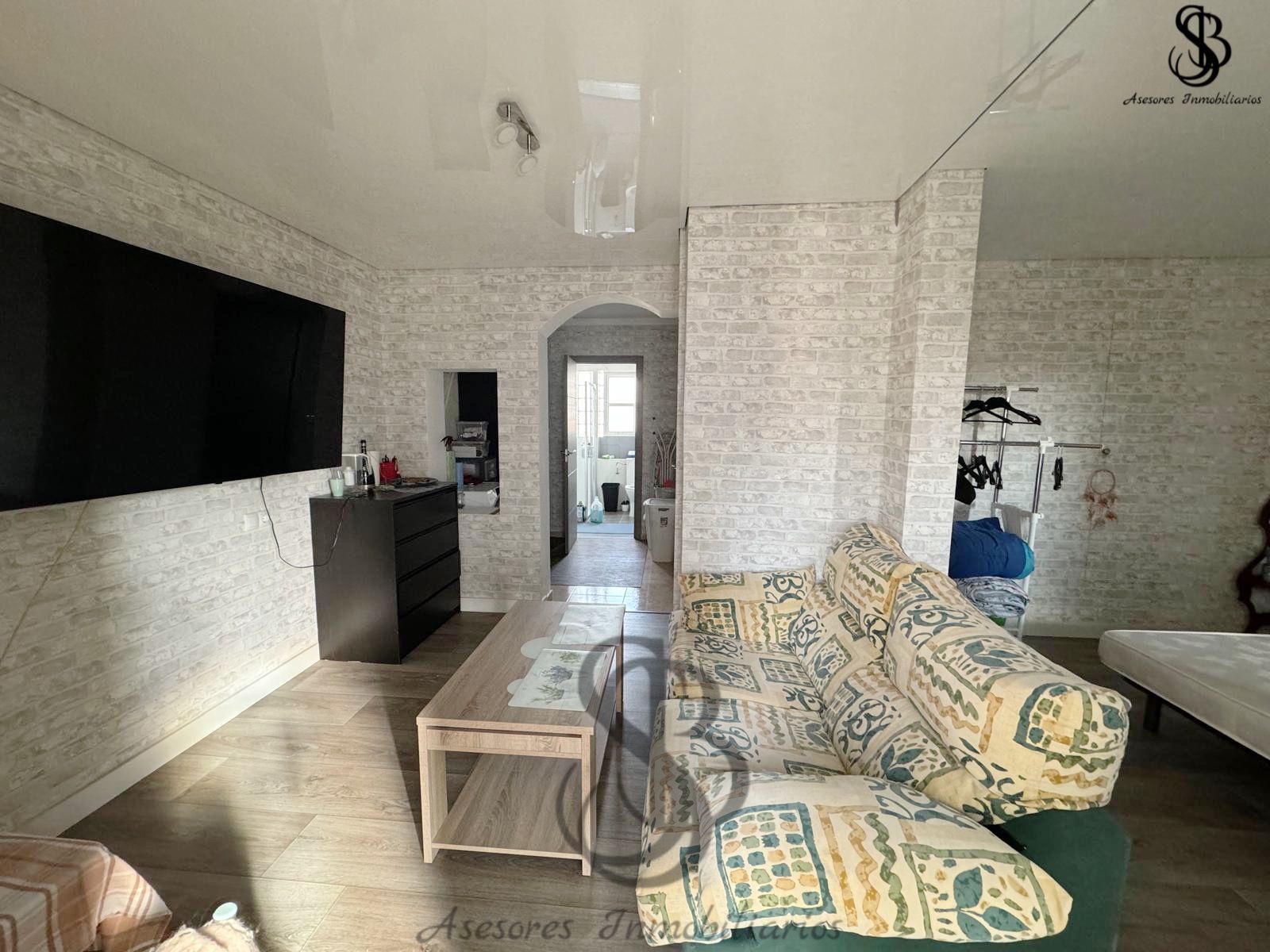 Sala d'estar de Dúplex en venda en Alicante / Alacant amb Aire condicionat, Parquet i Moblat