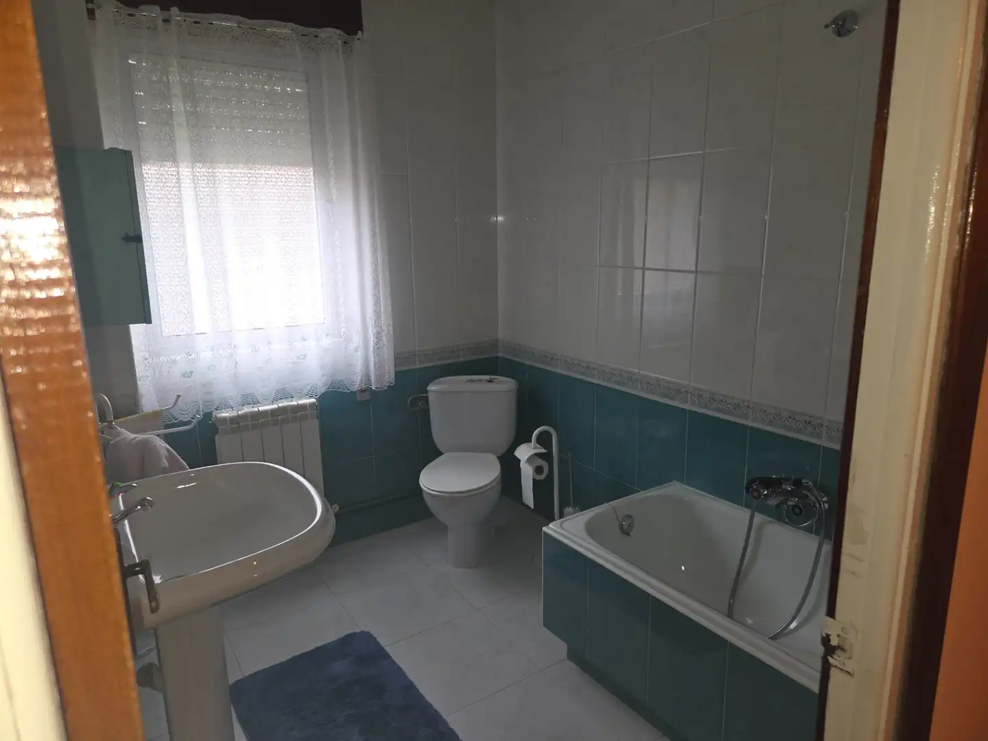 Bathroom of Houses for sale in Meneses de Campos  with Heating, Parquet flooring and Furnished