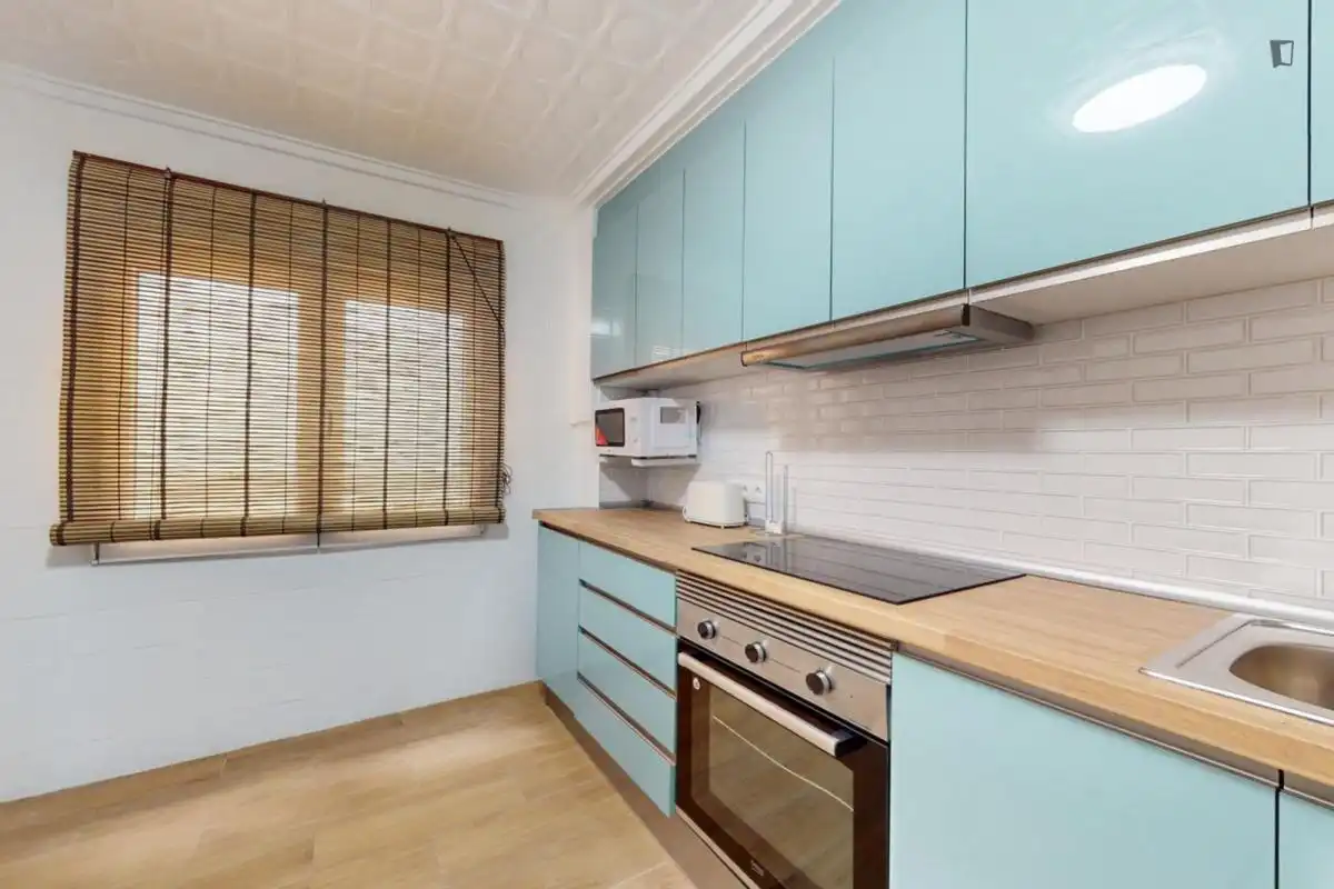 Habitación en Reina Victoria - Miguel Hernández