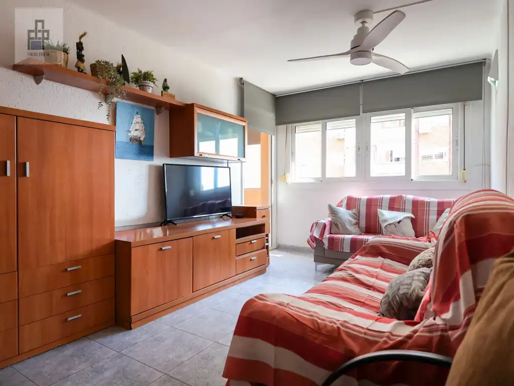 Living room of Flat for sale in Cornellà de Llobregat